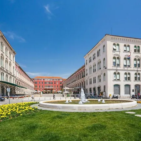 With Garden Ana דירה