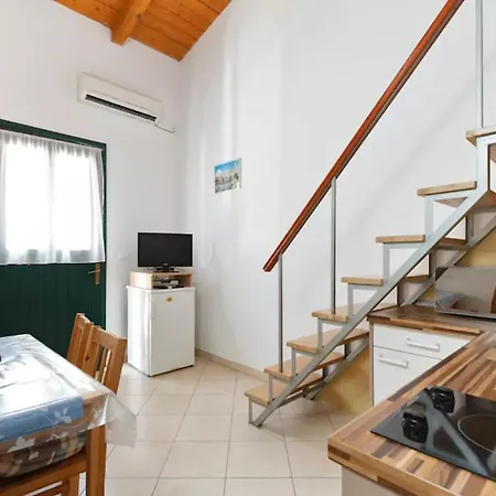 Apartment With Garden Ana Split