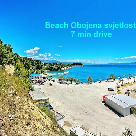 Апартаменти With Garden Ana