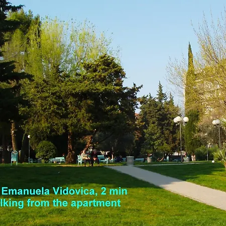 Apartment With Garden Ana Split